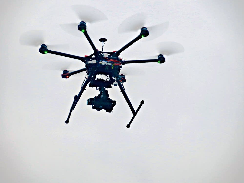 90dbcd-20151218-drone03