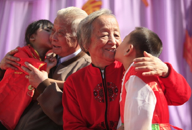 Kids kissing old people Respect Older People